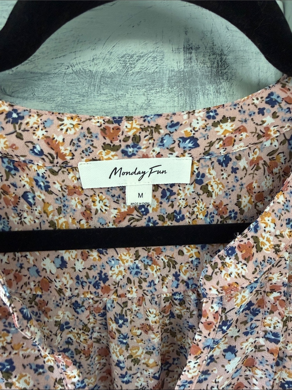 Monday Fun Floral Split-Neck Cap Sleeve Top - Pink Multi Size M - Picture 2 of 7